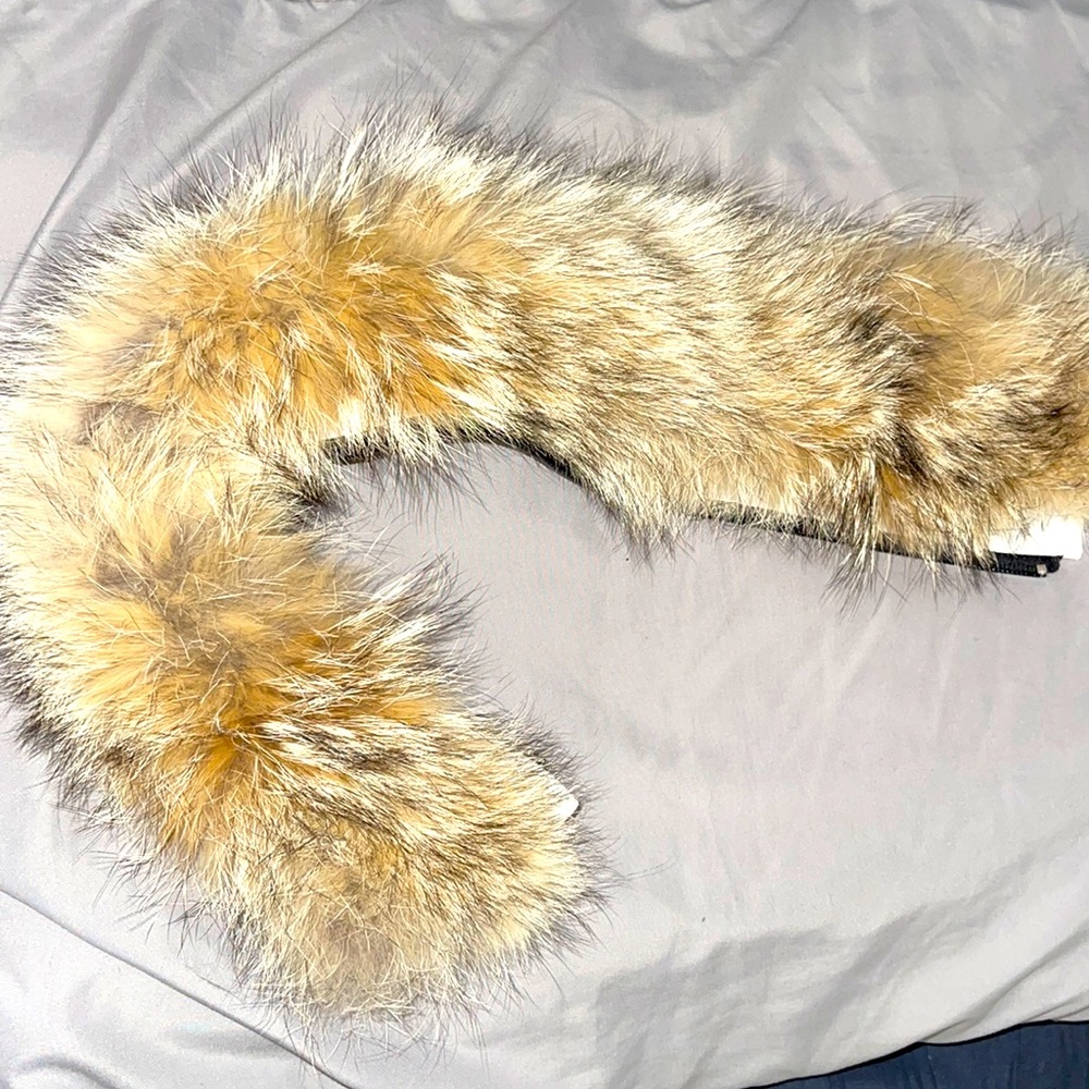 ❤️ Gorgeous Authentic Canada Goose Ruff ♥️